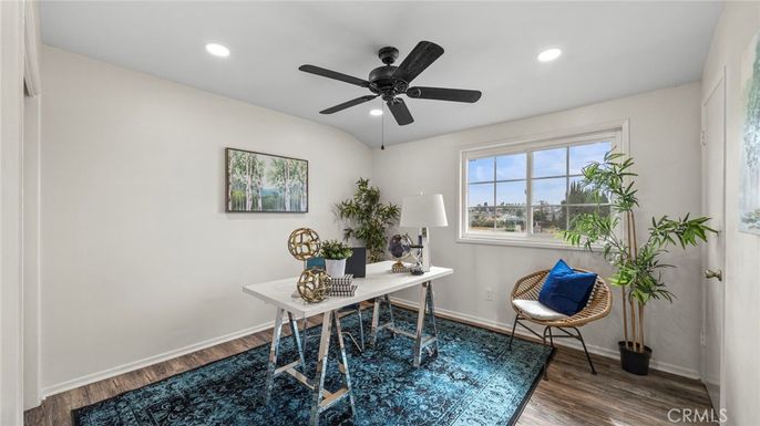 Home Office, Interior, Recessed Lighting, Wood Texture Flooring
