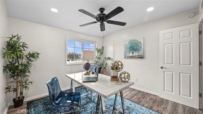 Home Office, Interior, Recessed Lighting, Wood Texture Flooring