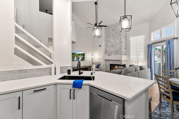 Fireplace, Interior, Kitchen, Pendant Lights
