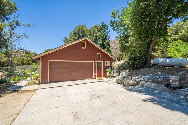 Detached Garage, Exterior