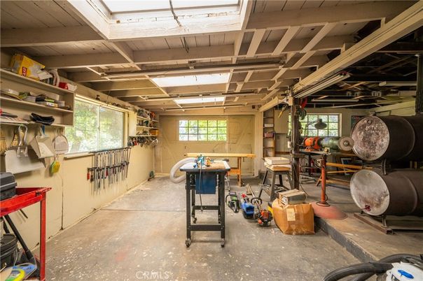 Garage, Interior