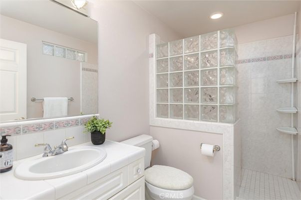 Bathroom, Interior, Recessed Lighting, Tile Countertops