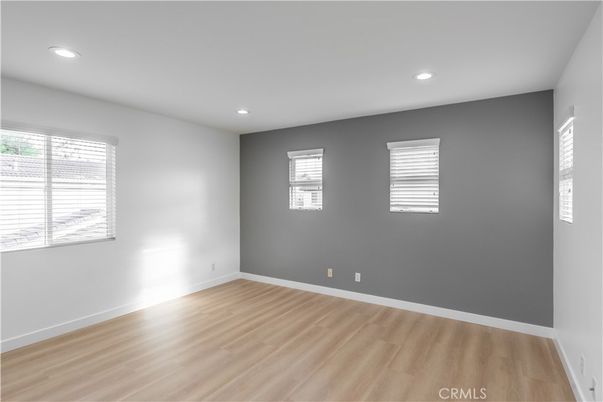 Empty room, Interior, Recessed Lighting, Wood Texture Flooring