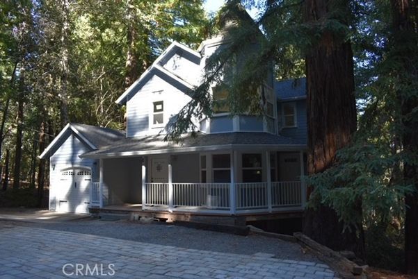 Attached, Exterior, Facade, Queen Anne Victorian