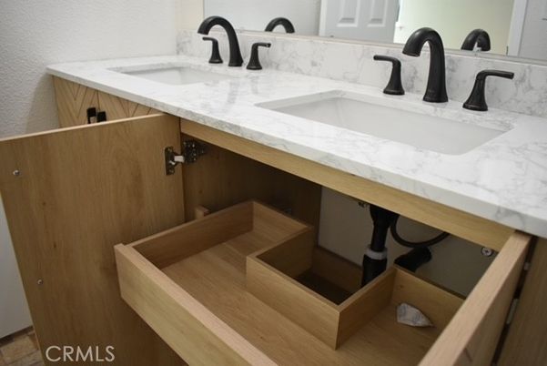 Bathroom, Dual Sink Vanities, Interior