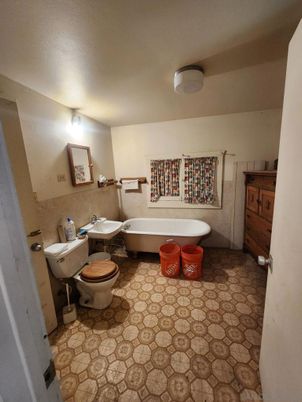 Bathroom, Free Standing Baths, Interior