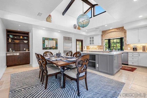 Dining room, Interior, Kitchen, Pendant Lights, Recessed Lighting, Stainless Steel Appliances