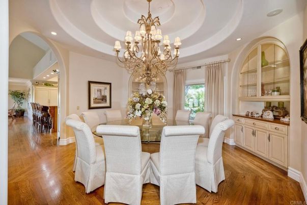 Chandelier, Dining room, Interior, Recessed Lighting, Wood Texture Flooring