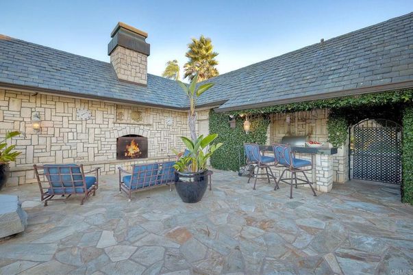Exterior, Fireplace