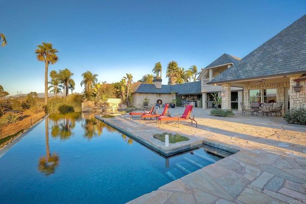 Exterior, Pool, Water