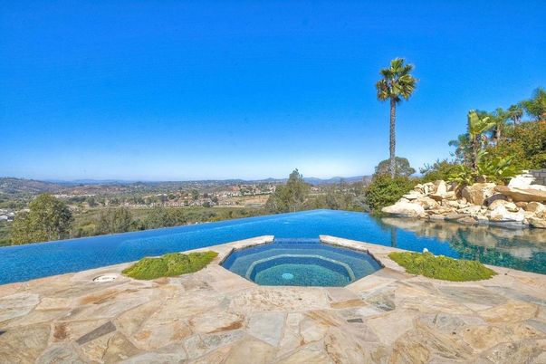 Exterior, Pool, Water