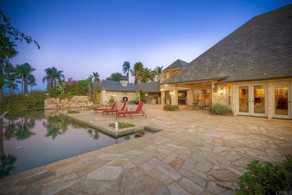 Exterior, Pool, Water
