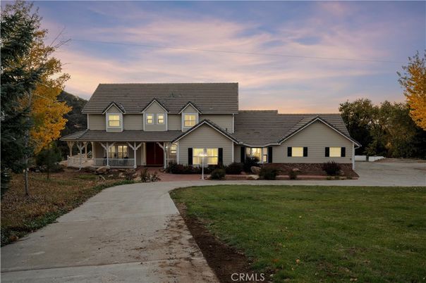 Backyard, Exterior, Facade, Farmhouse
