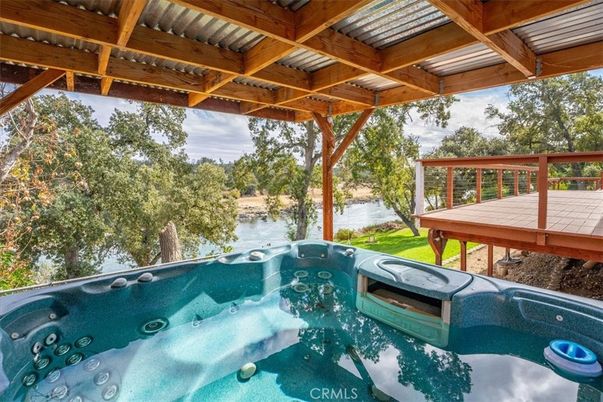 Exterior, Hot Tub