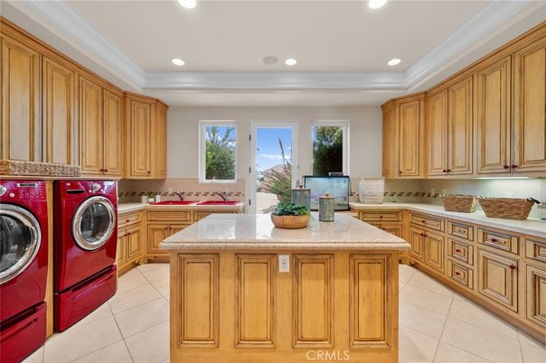 Interior, Kitchen, Recessed Lighting, Washer