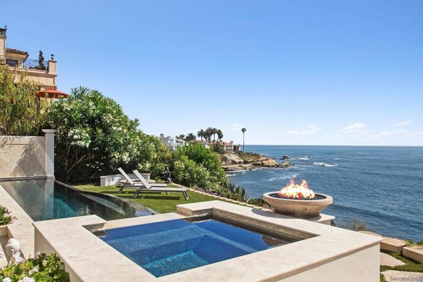 Exterior, Pool, Water