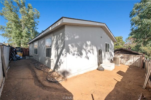 Detached Garage, Exterior