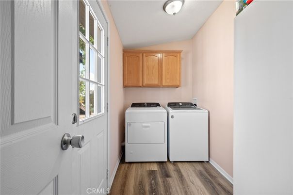 Interior, Washer, Wood Texture Flooring