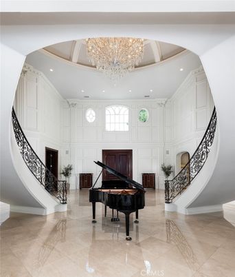 Chandelier, Interior, Piano, Recessed Lighting