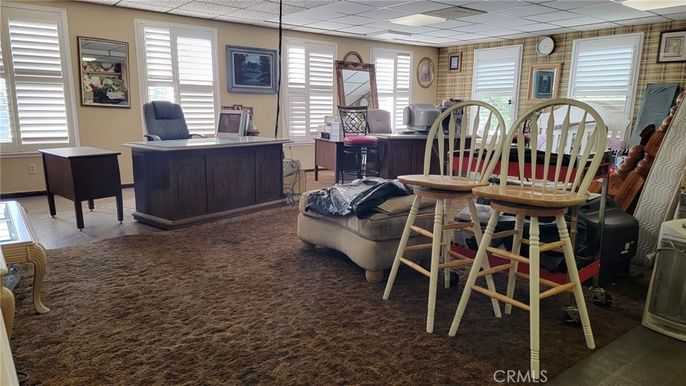 Home Office, Interior
