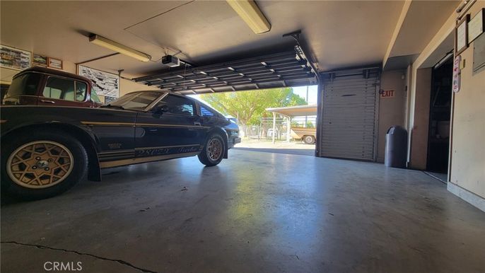 Garage, Interior
