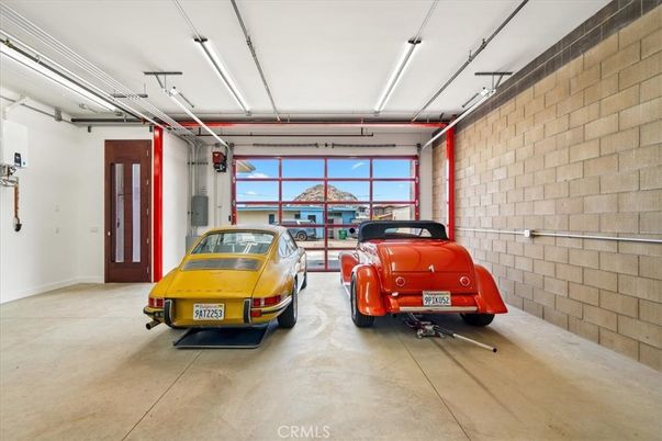 Garage, Interior, Stone Walls