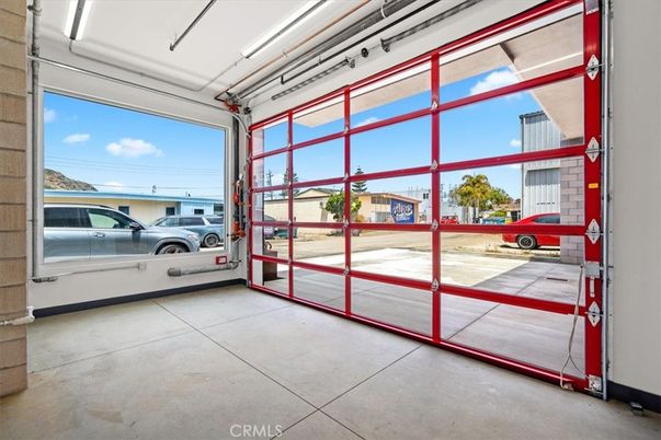 Garage, Interior, Sun Room
