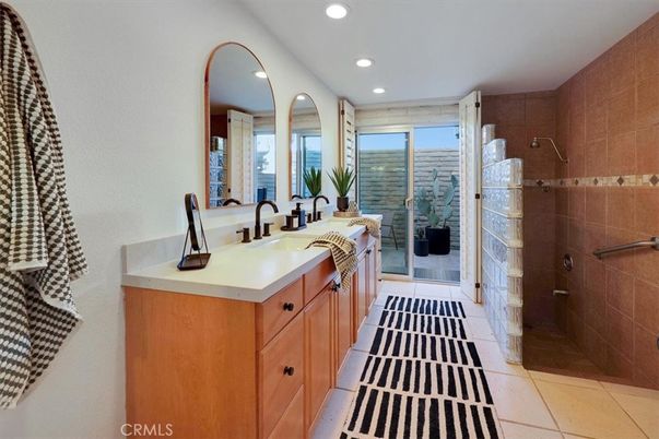 Bathroom, Interior, Recessed Lighting, Water