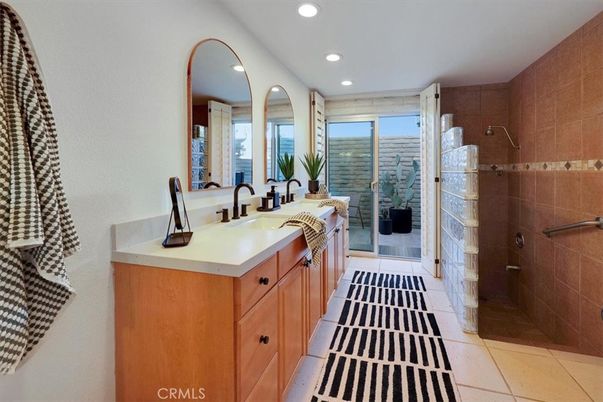 Bathroom, Interior, Recessed Lighting, Water