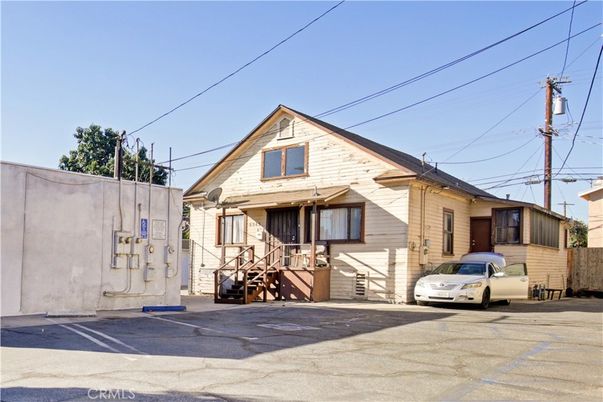 Exterior, Facade, None