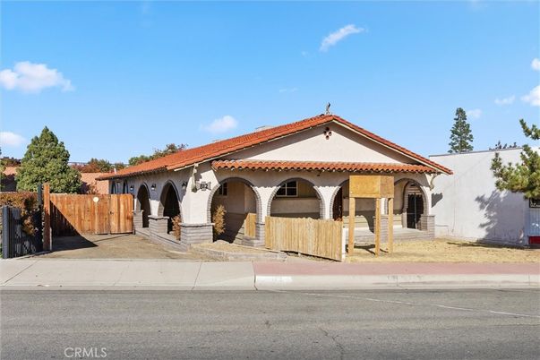 Exterior, Facade, Spanish Mediterranean