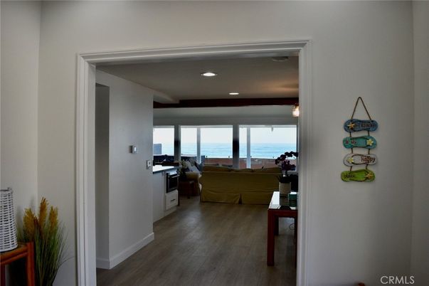 Interior, Living room, Recessed Lighting, Water, Wood Texture Flooring