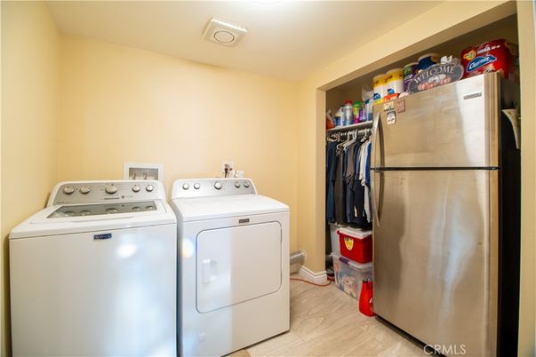 Interior, Utility Closets, Washer, Wood Texture Flooring