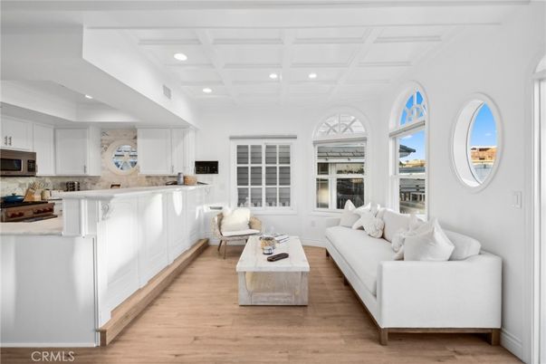 Interior, Kitchen, Living room, Recessed Lighting, Wood Texture Flooring