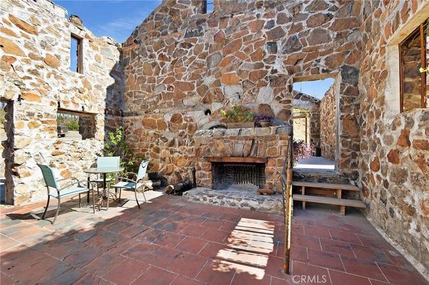 Exterior, Fireplace