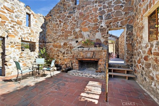 Exterior, Fireplace