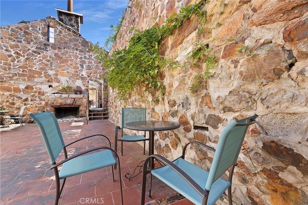 Exterior, Fireplace