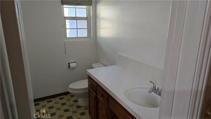 Bathroom, Interior, Tile Countertops