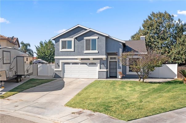 Attached, Exterior, Facade, American Craftsman