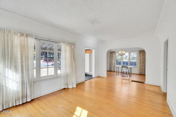 Chandelier, Empty room, Interior, Wood Texture Flooring