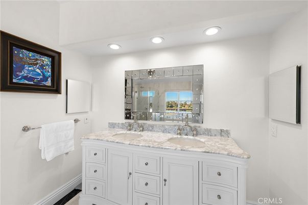 Bathroom, Dual Sink Vanities, Interior, Recessed Lighting