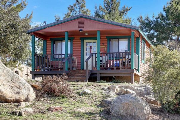 Exterior, Facade, Log Home