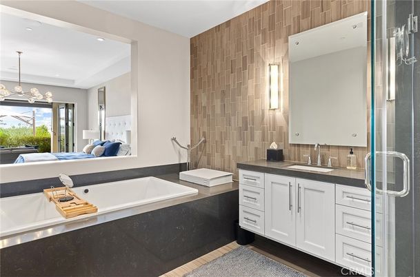 Bathroom, Glass Shower, Interior, Pendant Lights, Recessed Lighting