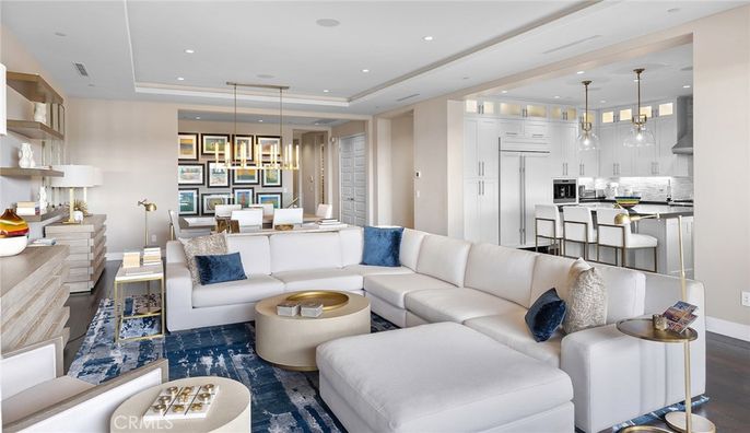 Dining room, Interior, Kitchen, Living room, Pendant Lights, Recessed Lighting, Stainless Steel Appliances, Wood Texture Flooring