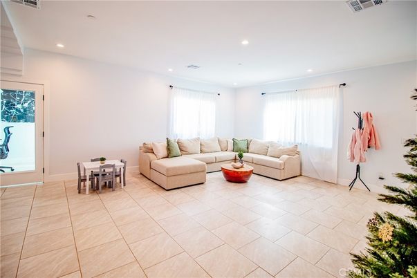 Dining room, Interior, Living room, Recessed Lighting