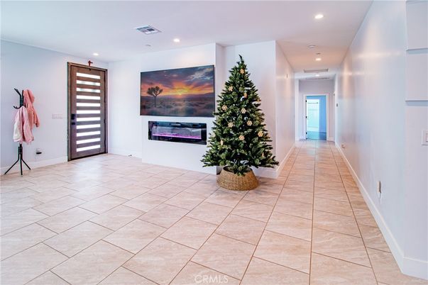 Fireplace, Interior, Recessed Lighting