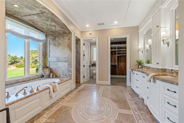 Bathroom, Interior, Recessed Lighting