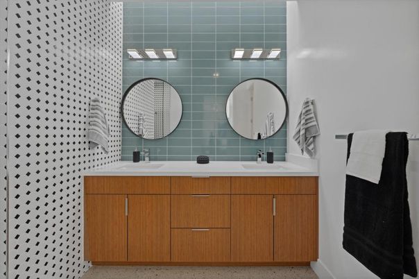 Bathroom, Dual Sink Vanities, Interior