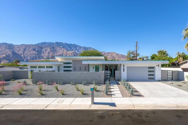 Attached, Exterior, Facade, Ranch