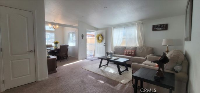 Chandelier, Dining room, Interior, Living room